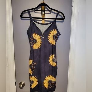 NWOT Sunflower and Butterfly zipper front spaghetti strap dress sizeM